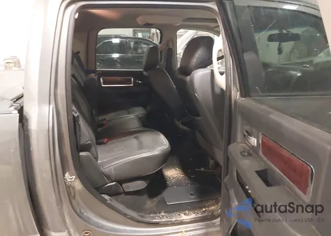 2010 Dodge Ram 1500 Laramie z USA, uszkodzony, nr VIN 1D7RV1CT5AS140271